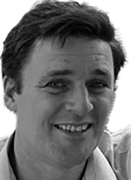 Tom DYER